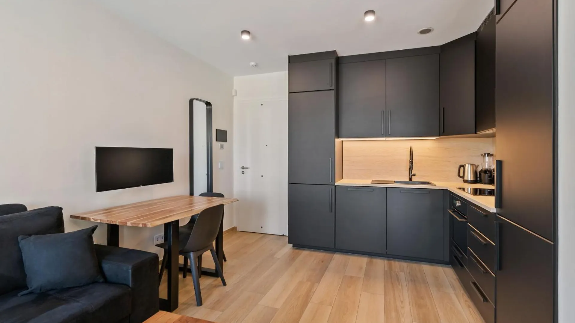 Charming Gasperich Studio Near Cloche D'Or Mall Luxembourg Apartment