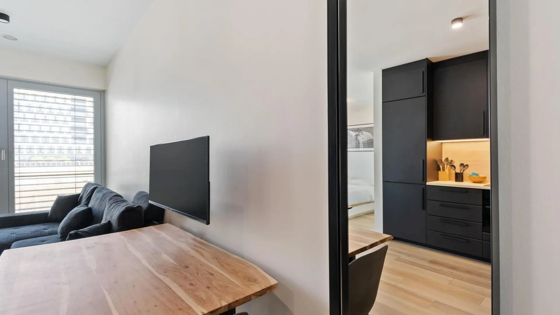 Charming Gasperich Studio Near Cloche D'Or Mall Luxembourg Apartment